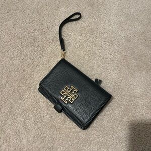 Tory Burch clutch wallet-black. Brand new